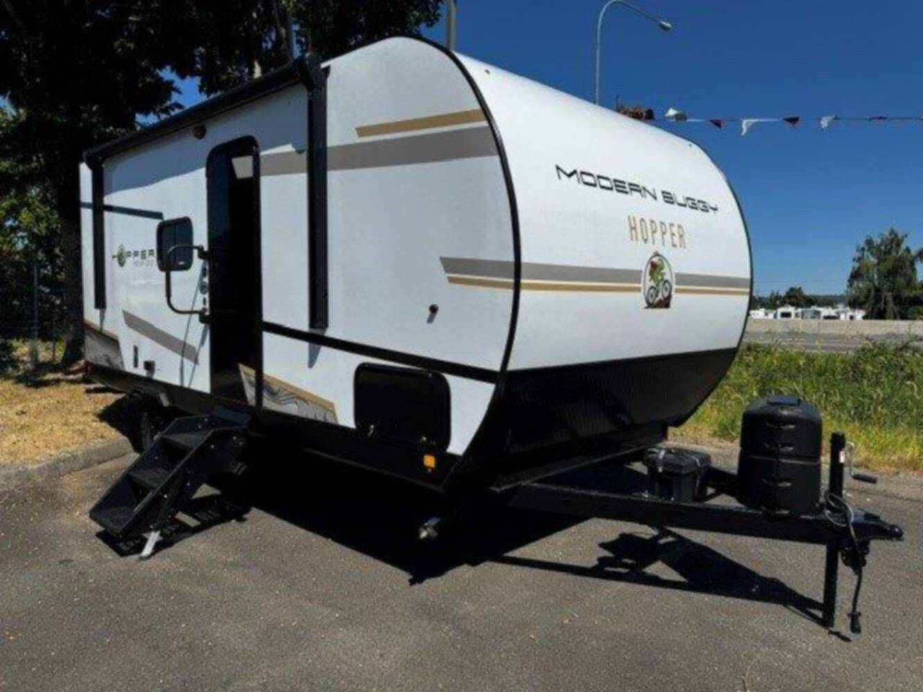 A photo of this 2026 Modern Buggy Hopper 4