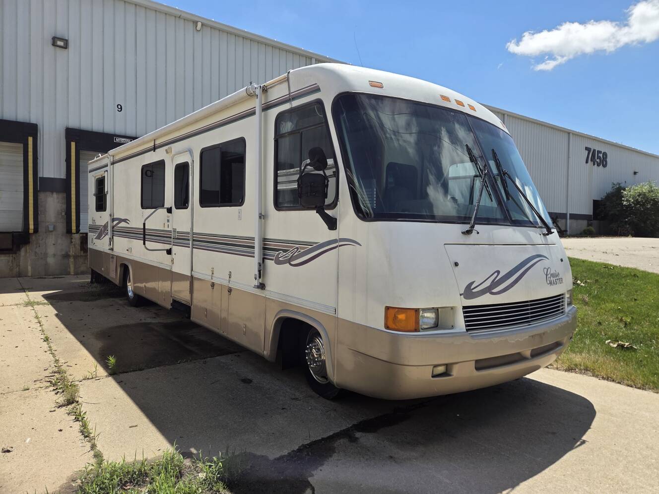 A photo of this 1997 Georgie Boy Cruise Master 3415