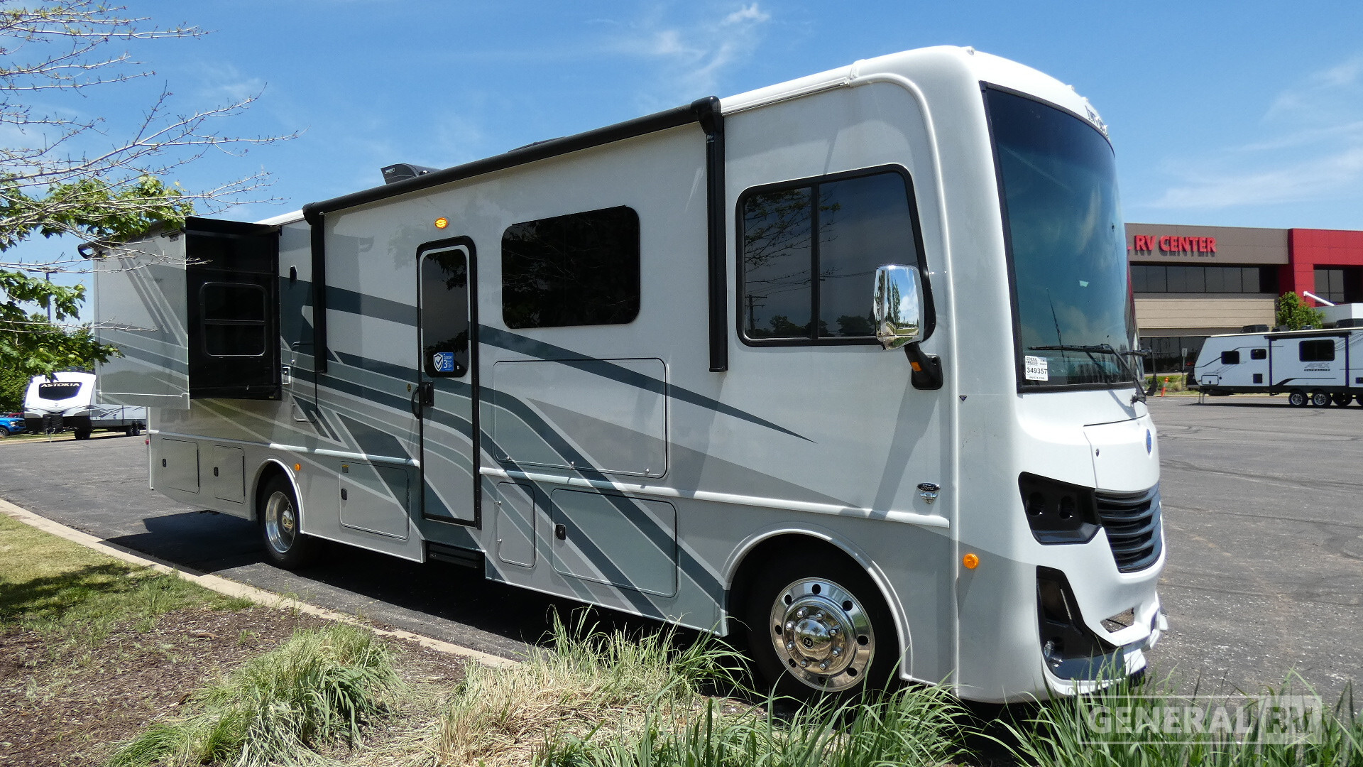 2026 Holiday Rambler INVICTA 33HB in wixom MI