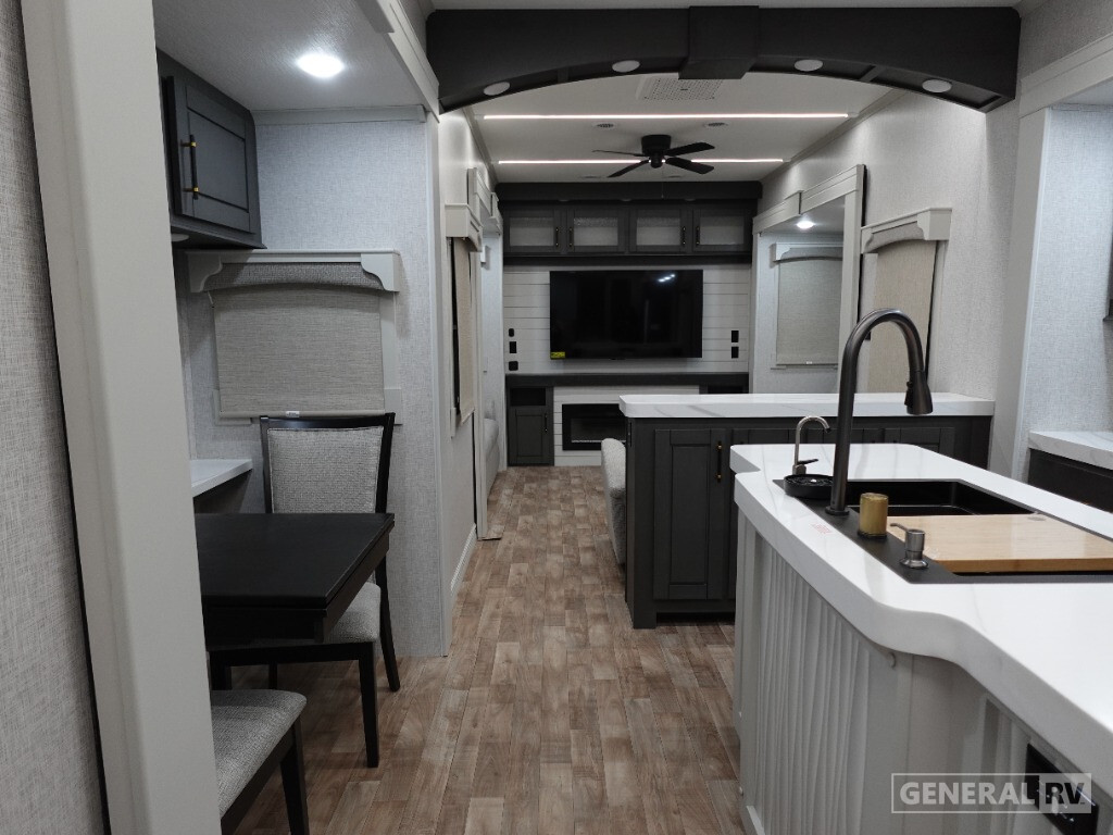 2025 Crossroads Rv REDWOOD 415RD in salisbury NC