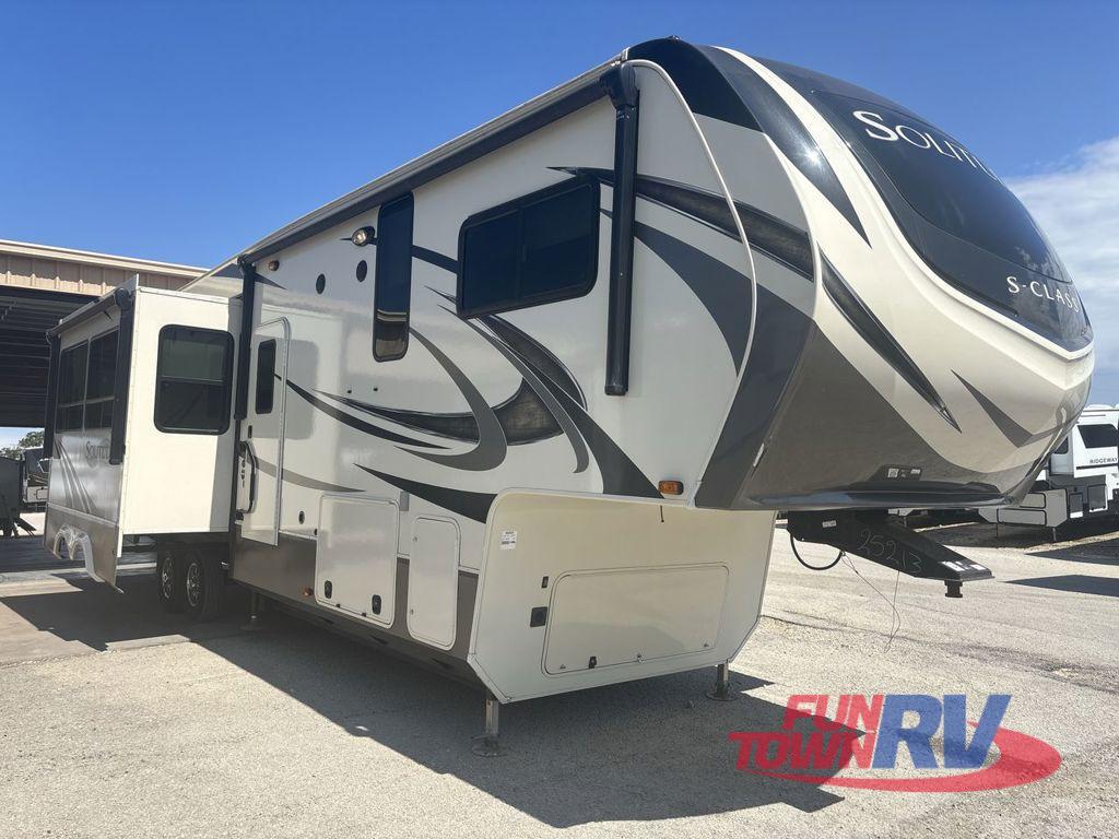 2020 Grand Design Solitude S-Class 3550BH RV