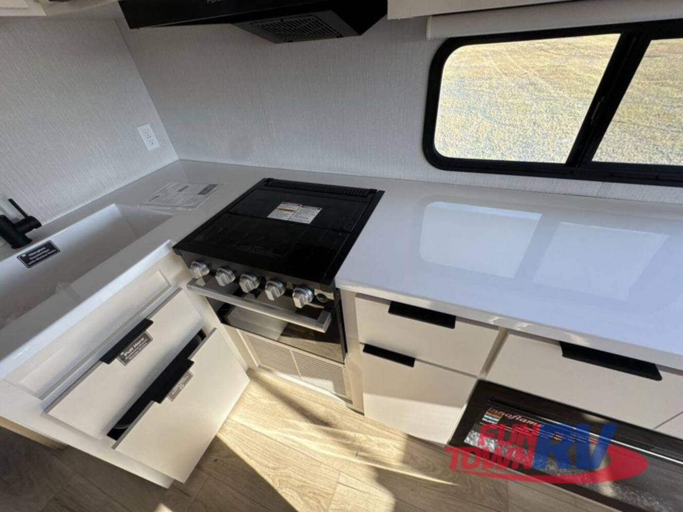 A photo of this 2026 Winnebago Thrive 25RLS