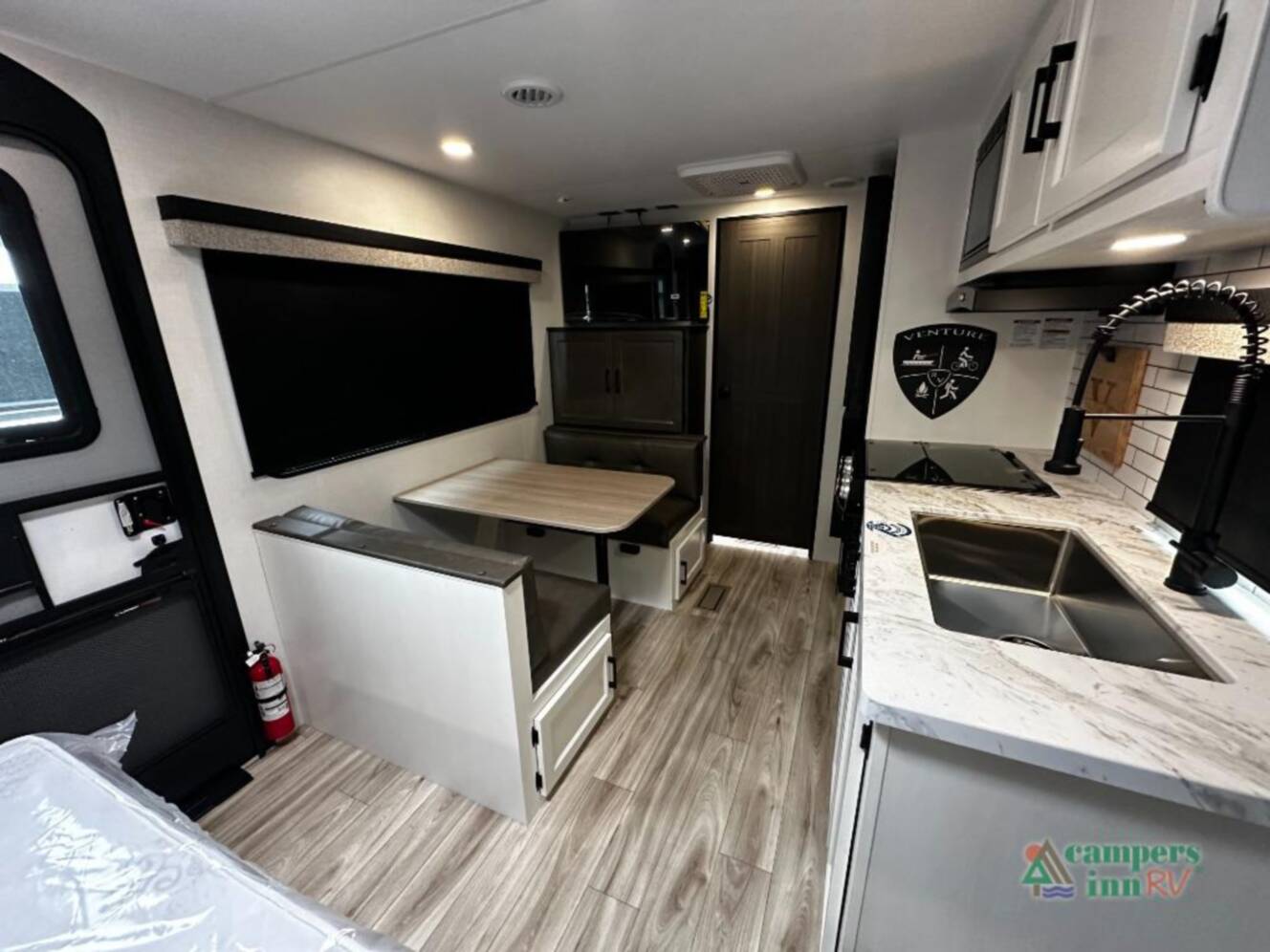 A photo of this 2026 Venture Rv Stratus 200VRB