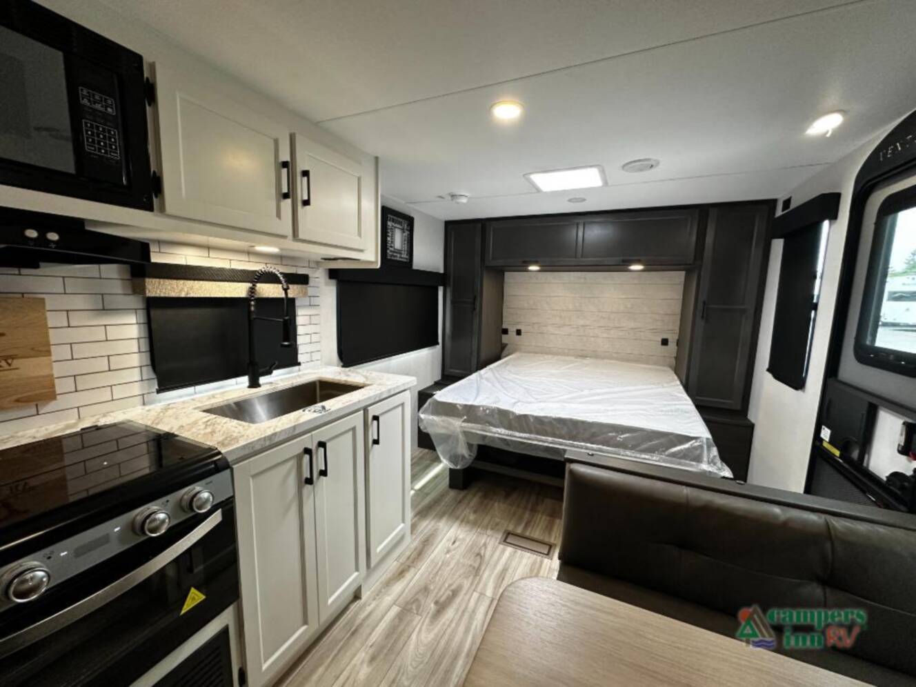 A photo of this 2026 Venture Rv Stratus 200VRB