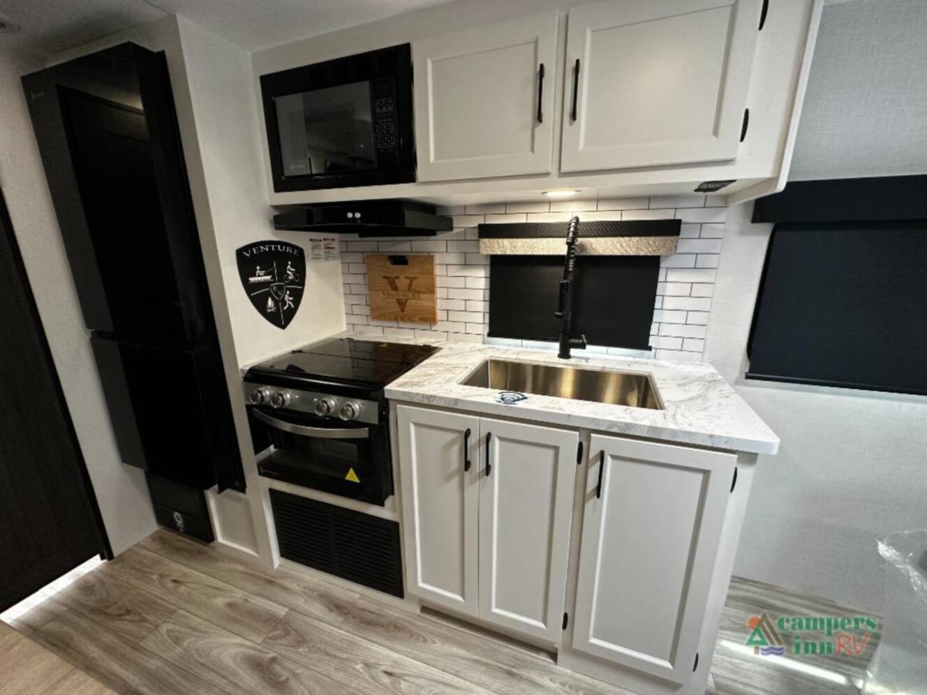 A photo of this 2026 Venture Rv Stratus 200VRB