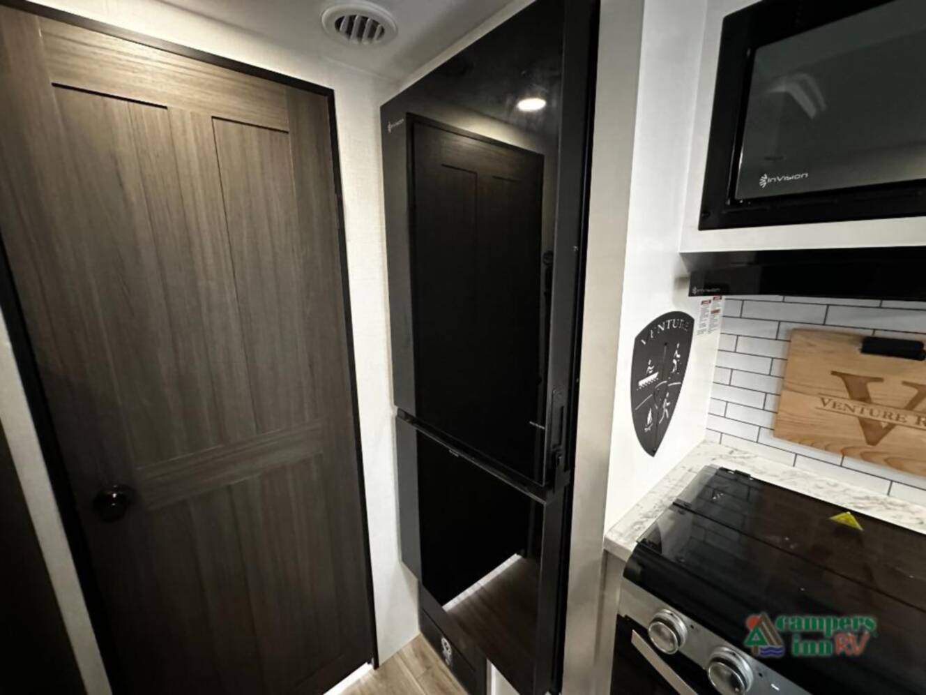 A photo of this 2026 Venture Rv Stratus 200VRB