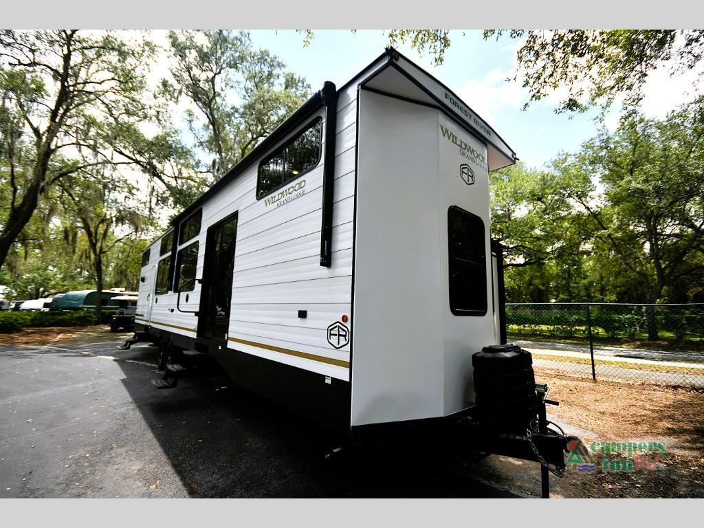 2027 Forest River Rv Wildwood Lodge 42ICE in seffner FL