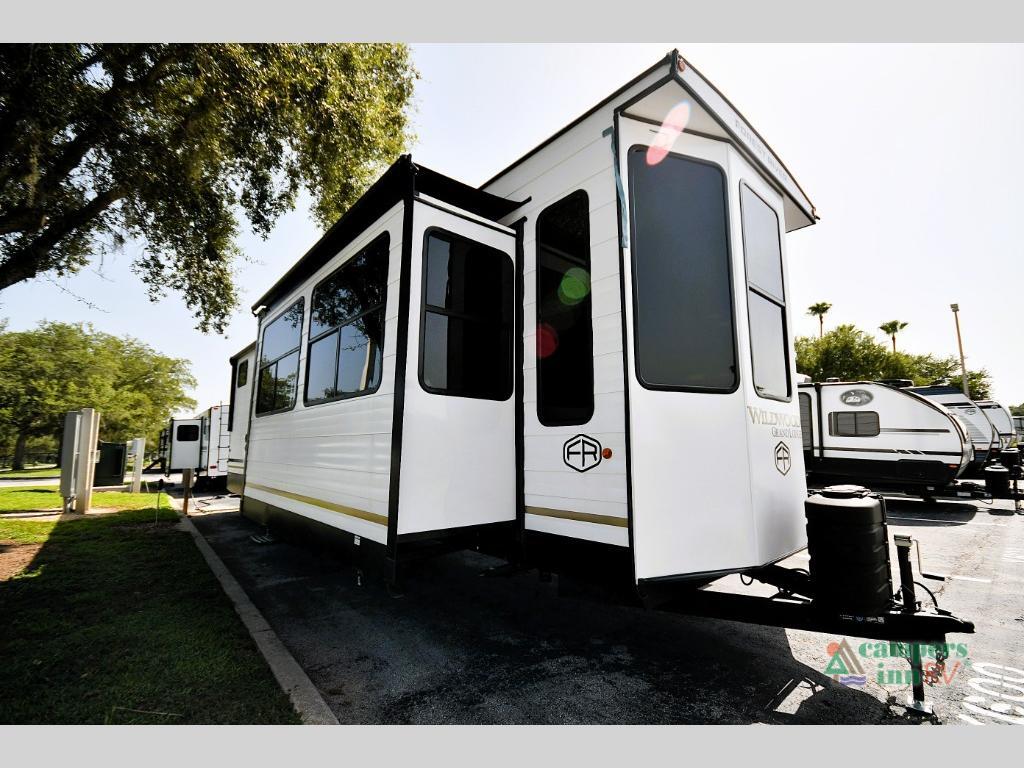 2027 Forest River Rv Wildwood Lodge 42FLDL in seffner FL