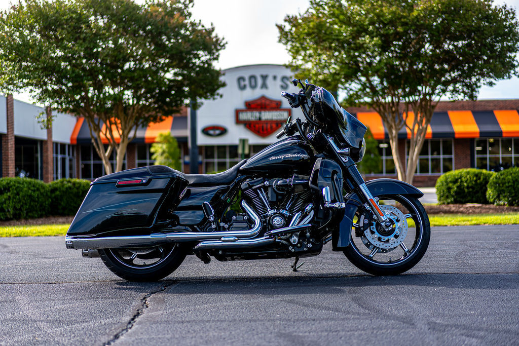 2017 Harley-Davidson® FLHXSE - CVO Street Glide® CVO in Asheboro, NC