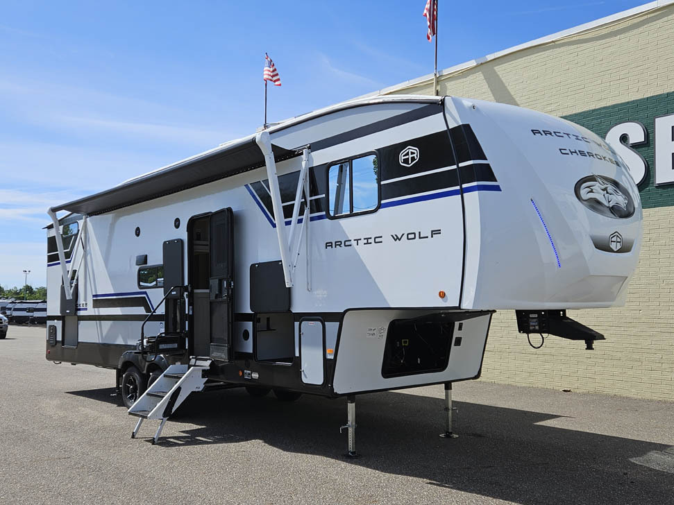 2027 Forest River Cherokee Arctic Wolf 285OPT in streetsboro OH