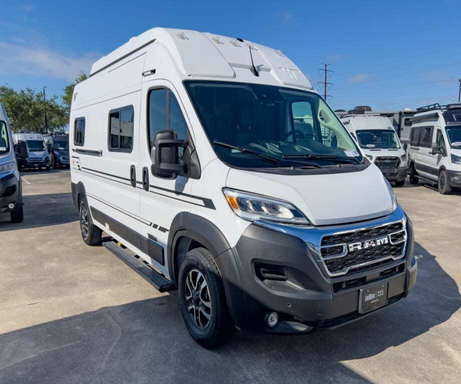 2027 Winnebago SOLIS BUT59P RV