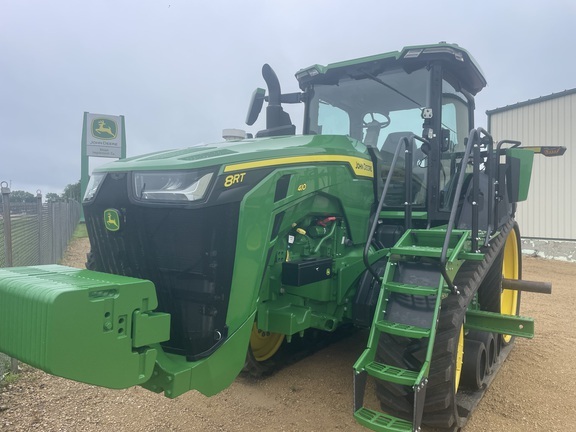 John Deere 8RT 410 in Cuba City, WI