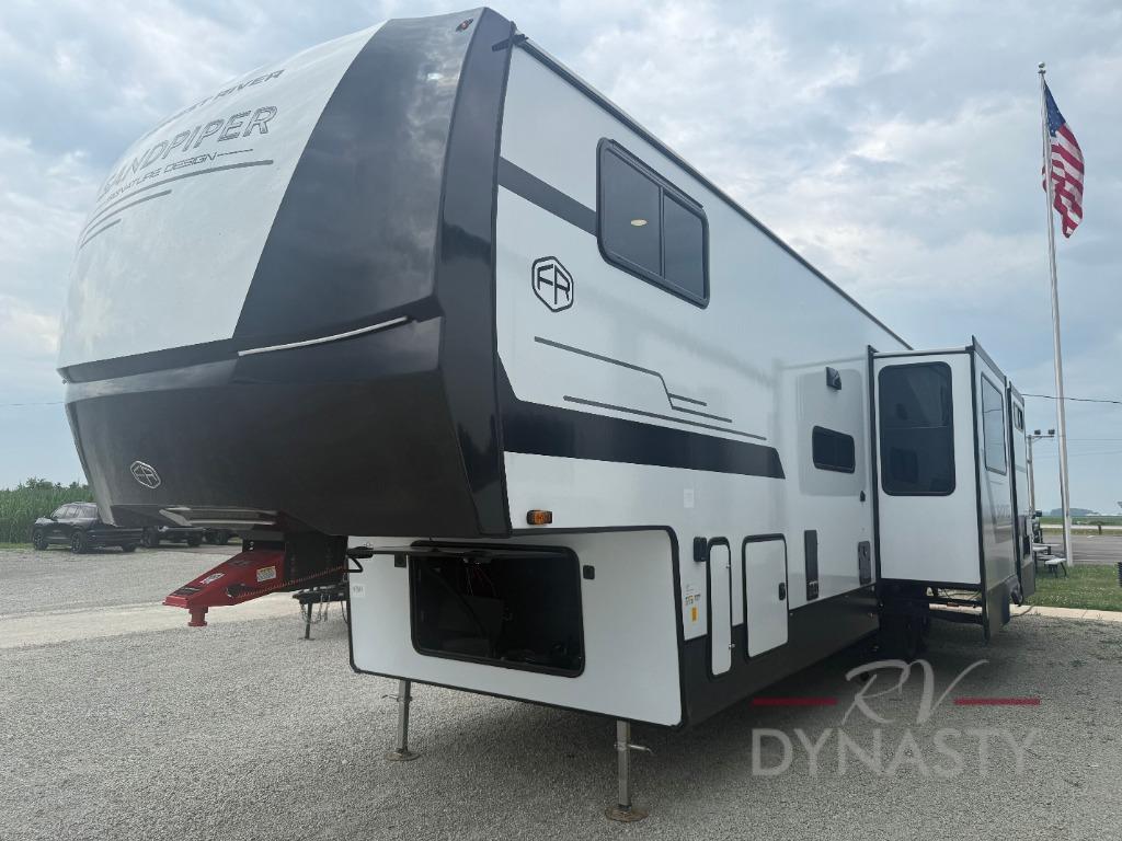 2027 Forest River Rv Sandpiper 3710HBFB in bunker hill IN