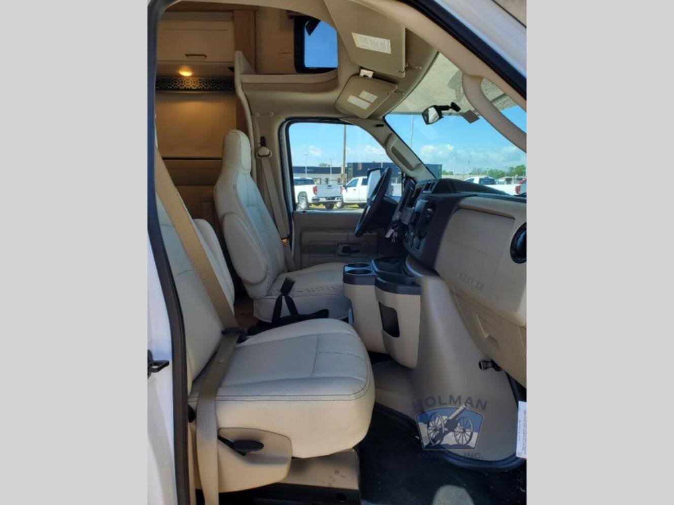 A photo of this 2027 Thor Motor Coach Quantum HS31