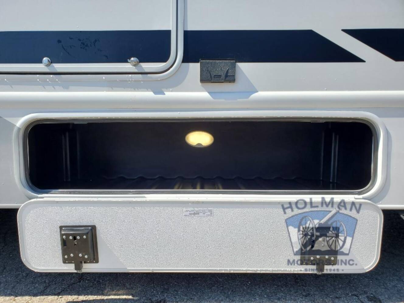 A photo of this 2027 Thor Motor Coach Quantum HS31