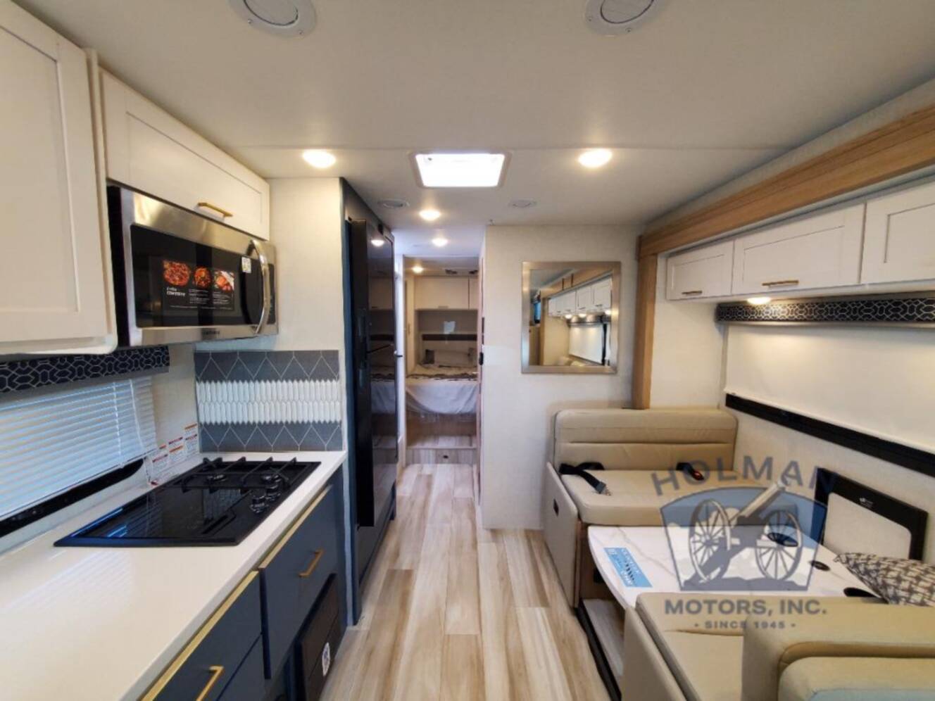 A photo of this 2027 Thor Motor Coach Quantum HS31