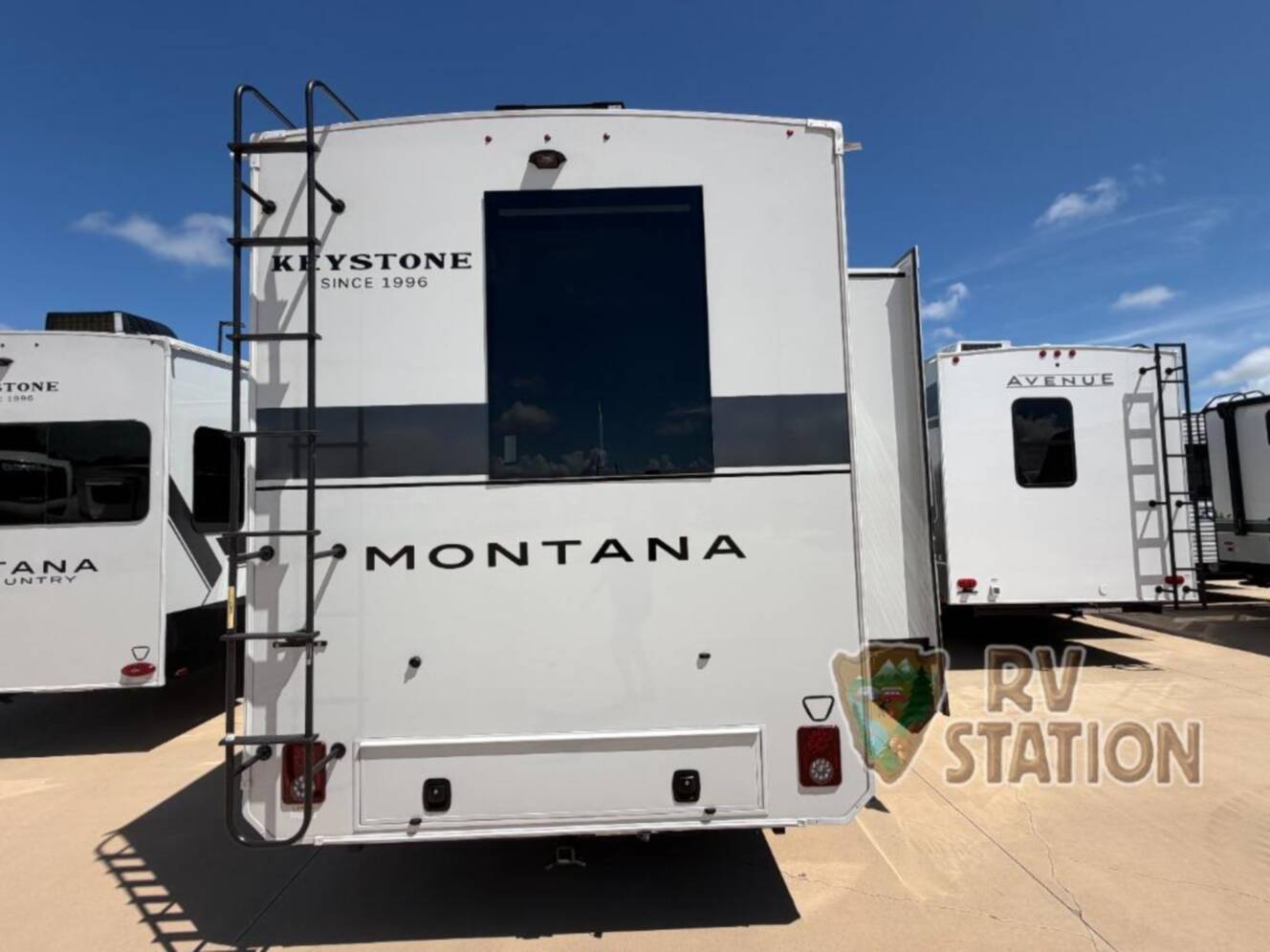A photo of this 2026 Keystone Rv Montana 3900RK