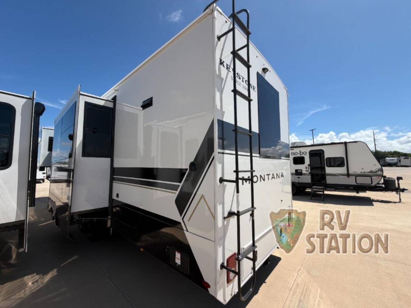A photo of this 2026 Keystone Rv Montana 3900RK