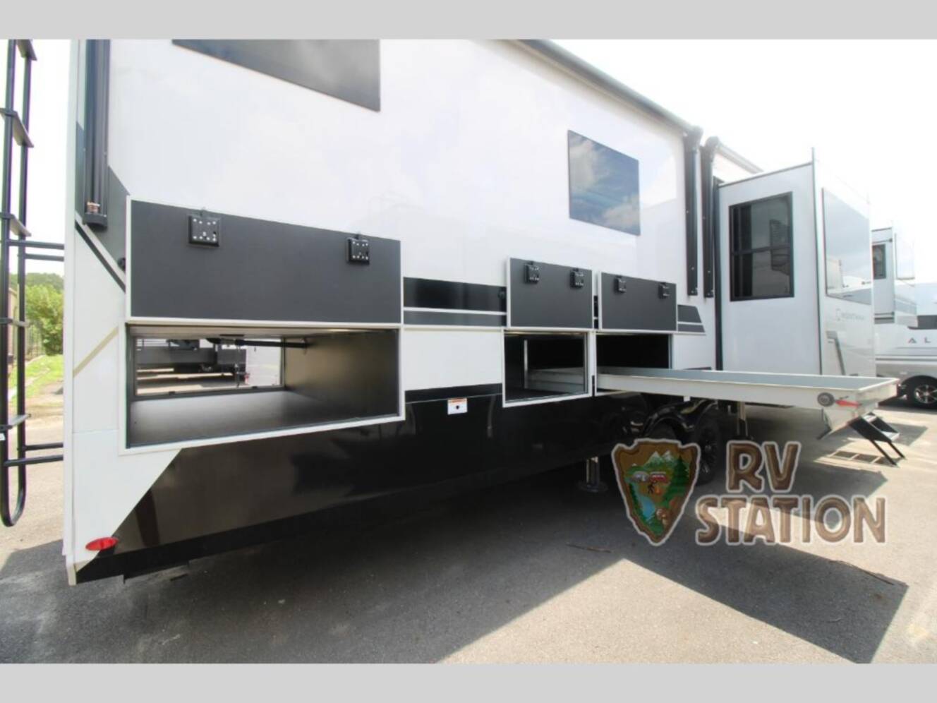 A photo of this 2027 Keystone Rv Montana 3800FL
