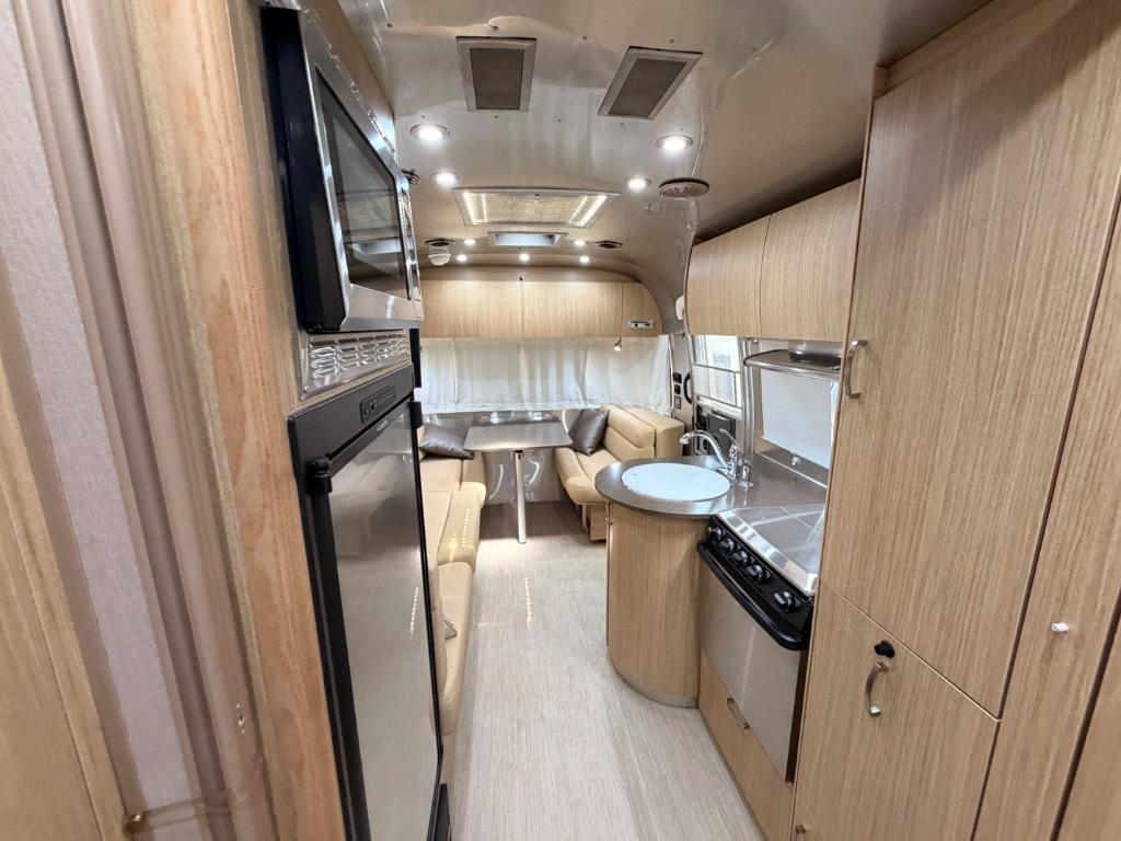 2017 Airstream Flying Cloud 23D in monroe NC