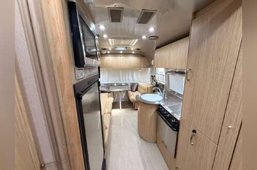 2017 Airstream Flying Cloud 23D in monroe NC