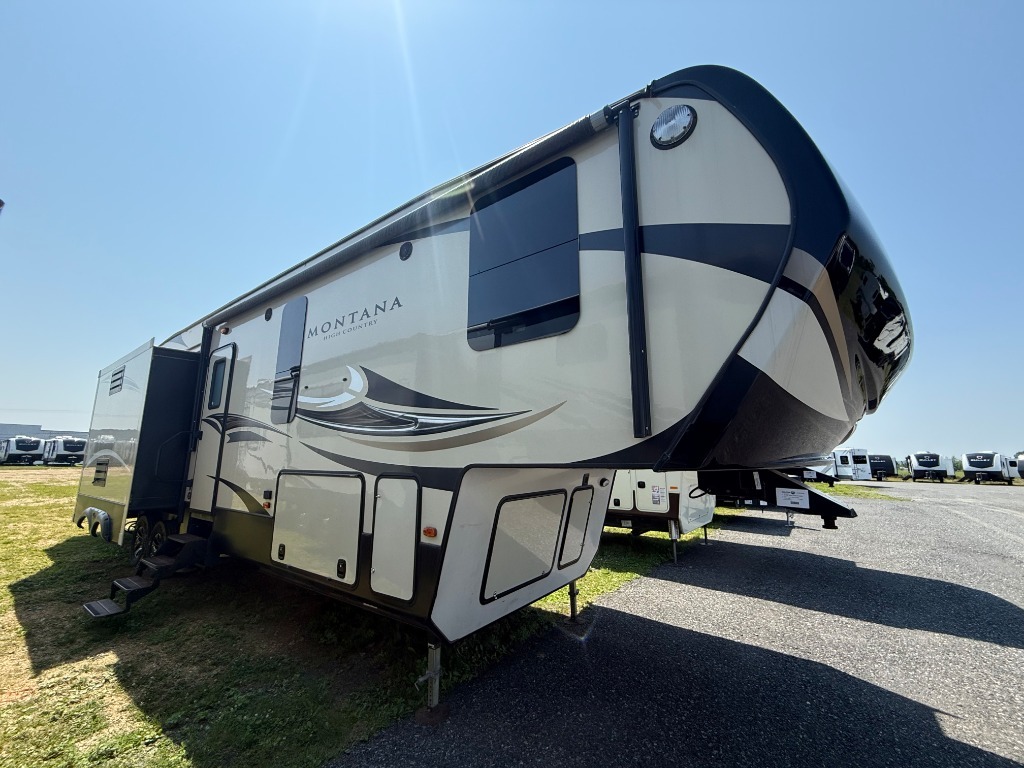 2017 Keystone Rv Montana High Country 340BH in wind gap PA