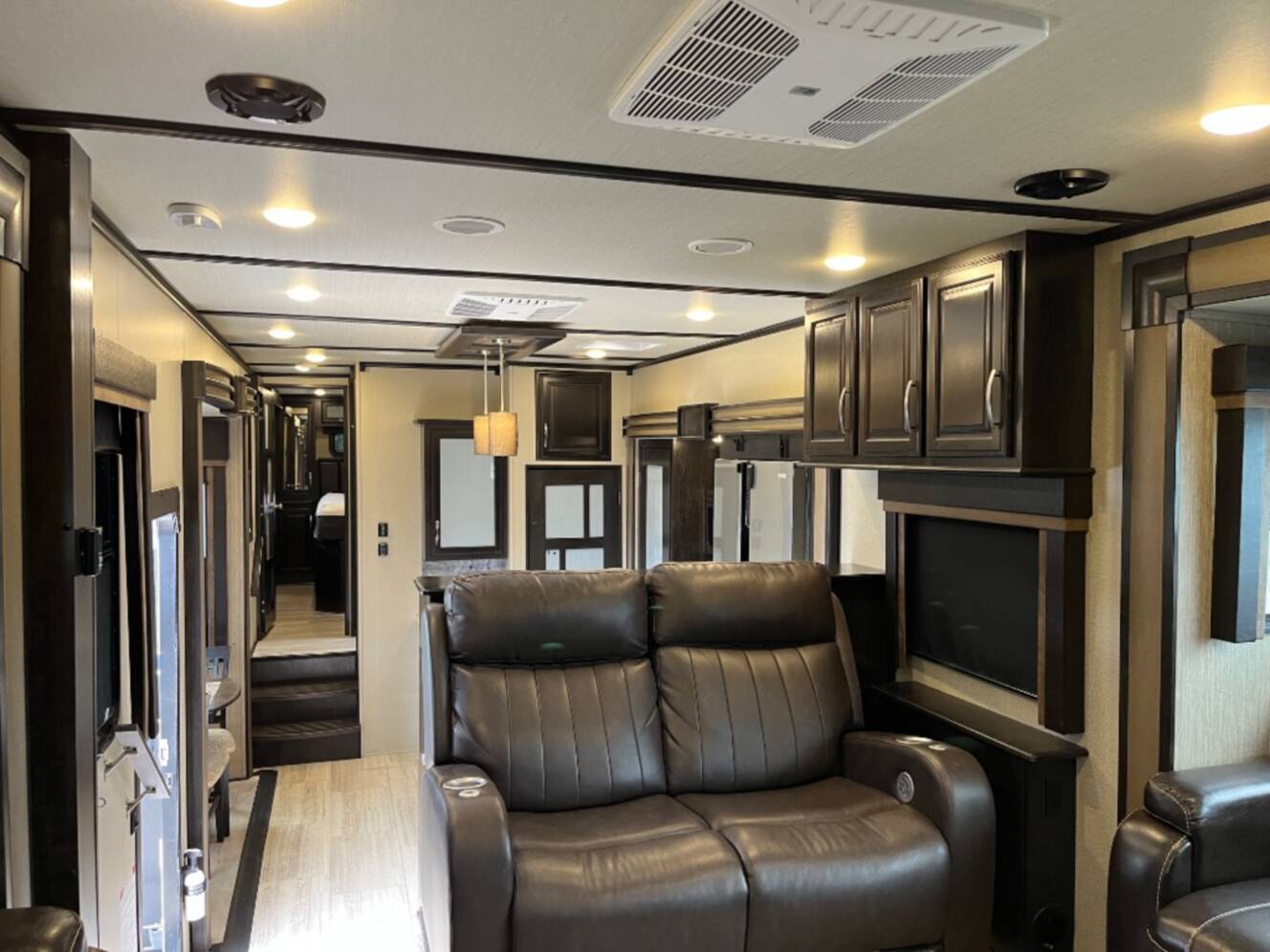 A photo of this 2018 Grand Design Momentum 376TH