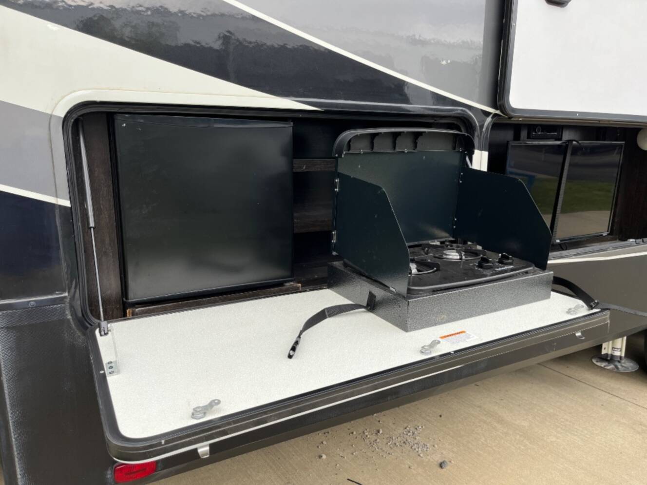 A photo of this 2018 Grand Design Momentum 376TH