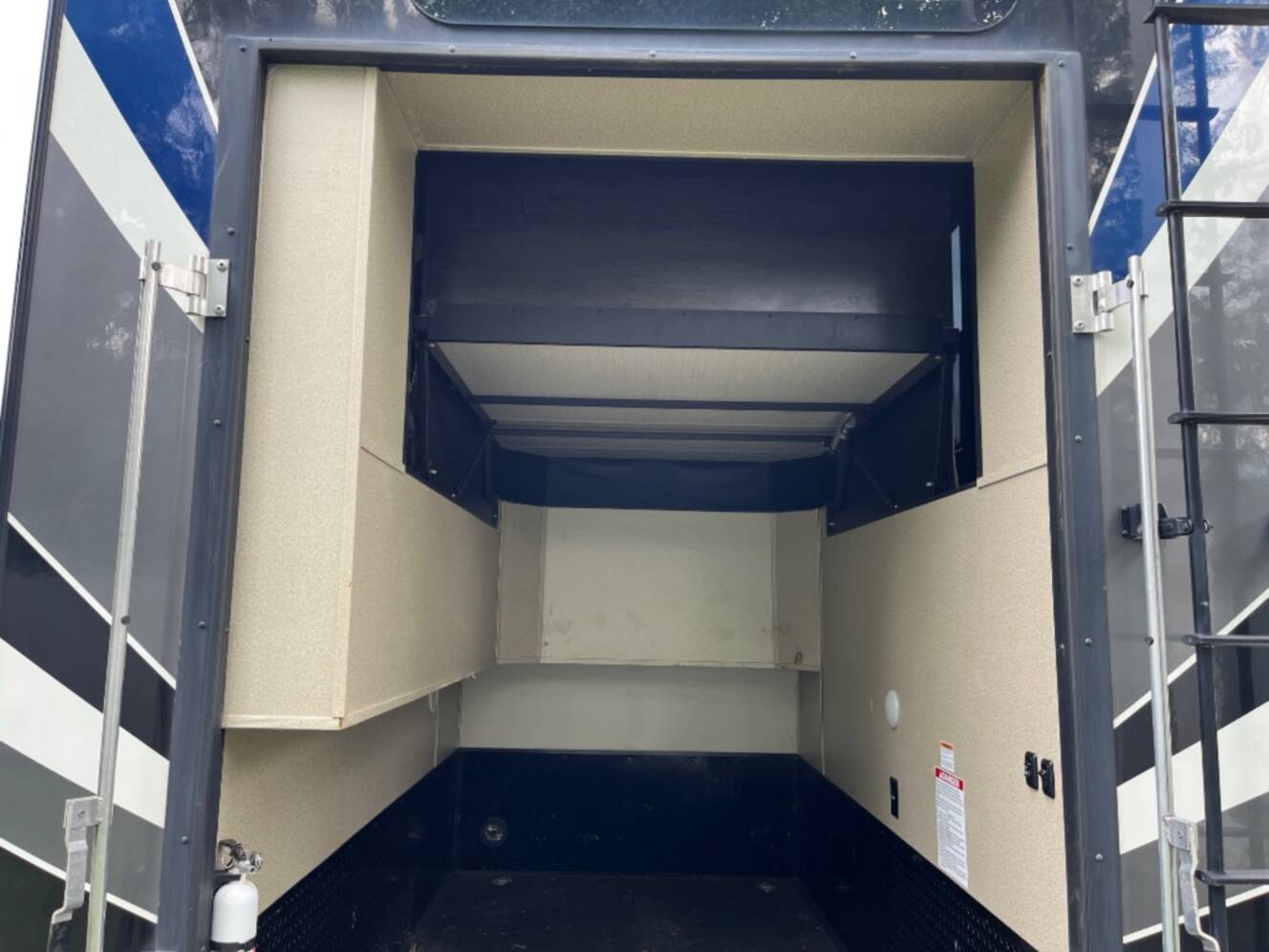 A photo of this 2018 Grand Design Momentum 376TH