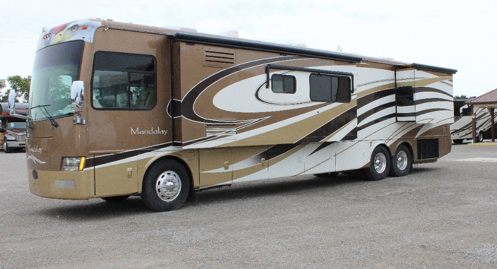 2009 Thor Motor Coach Mandalay 43D in decatur IN
