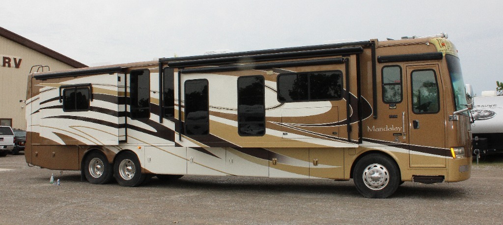 2009 Thor Motor Coach Mandalay 43D in decatur IN