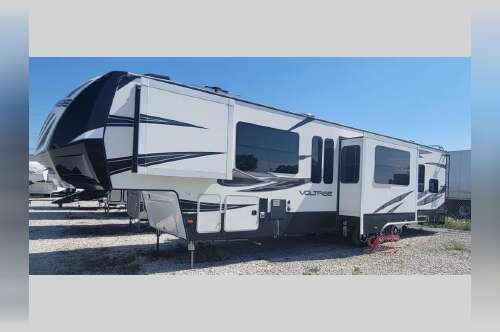 2017 Dutchmen Rv Voltage 4005 in council bluffs IA