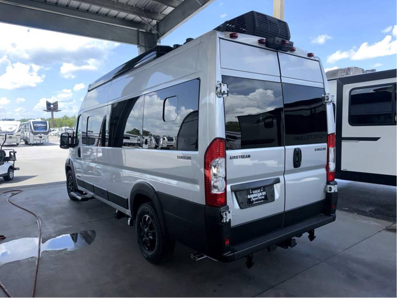 A photo of this 2026 Airstream Rangeline Base