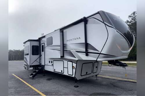 2024 Keystone MONTANA LEGECY 3901RK in defuniak springs FL