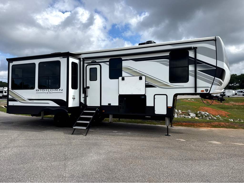 2024 Heartland Bighorn BH 3215 RL RV