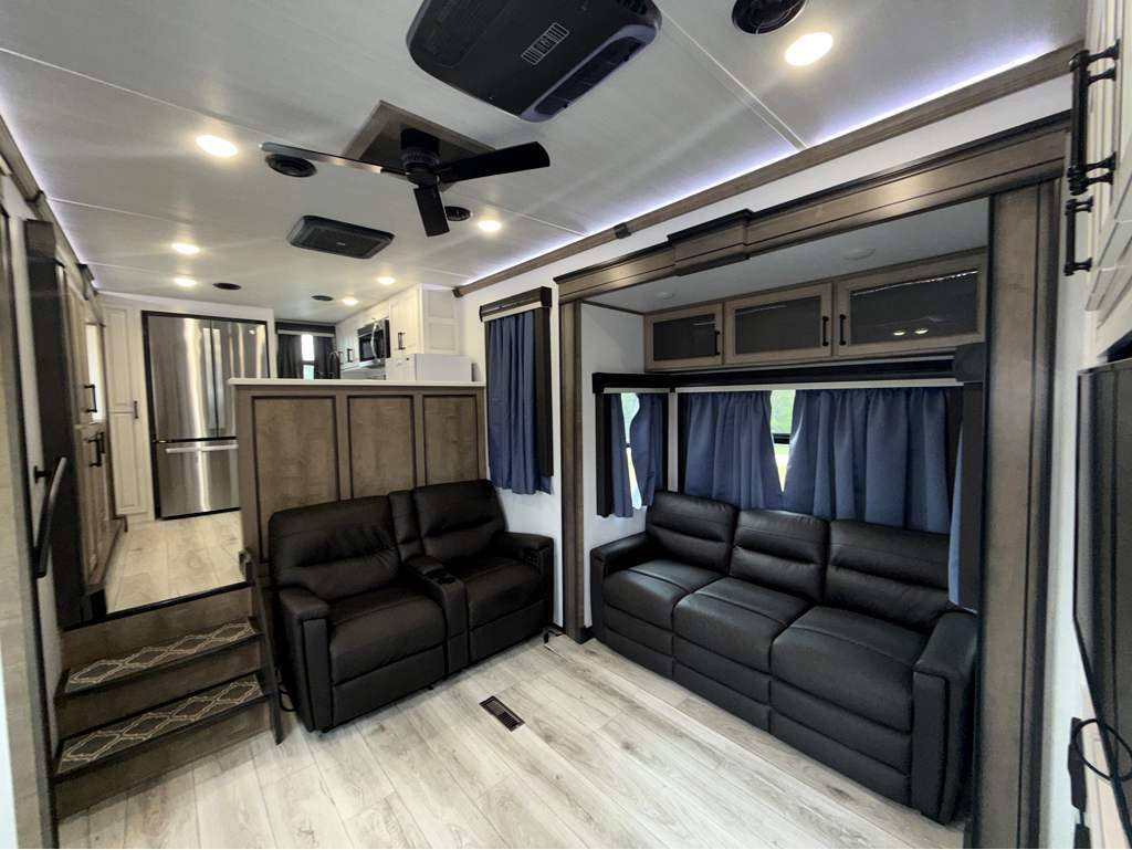 2024 Keystone MONTANA LEGECY 3901RK in defuniak springs FL