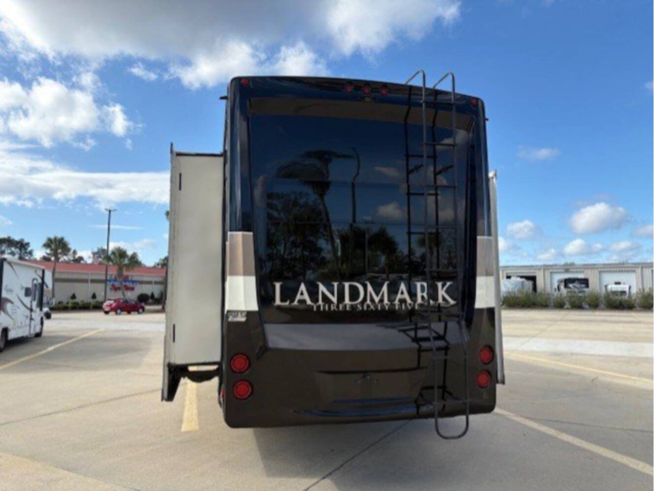 A photo of this 2018 Heartland Landmark 365 LM Newport