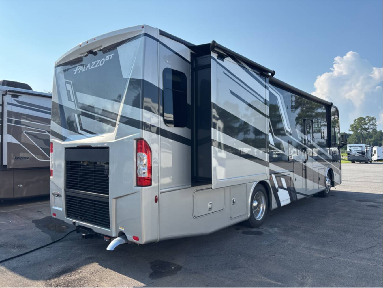 A photo of this 2026 Thor Motor Coach Palazzo GT 33.6