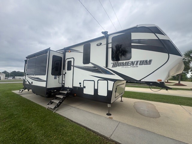 2018 Grand Design Momentum M-Class 394M in hammond LA