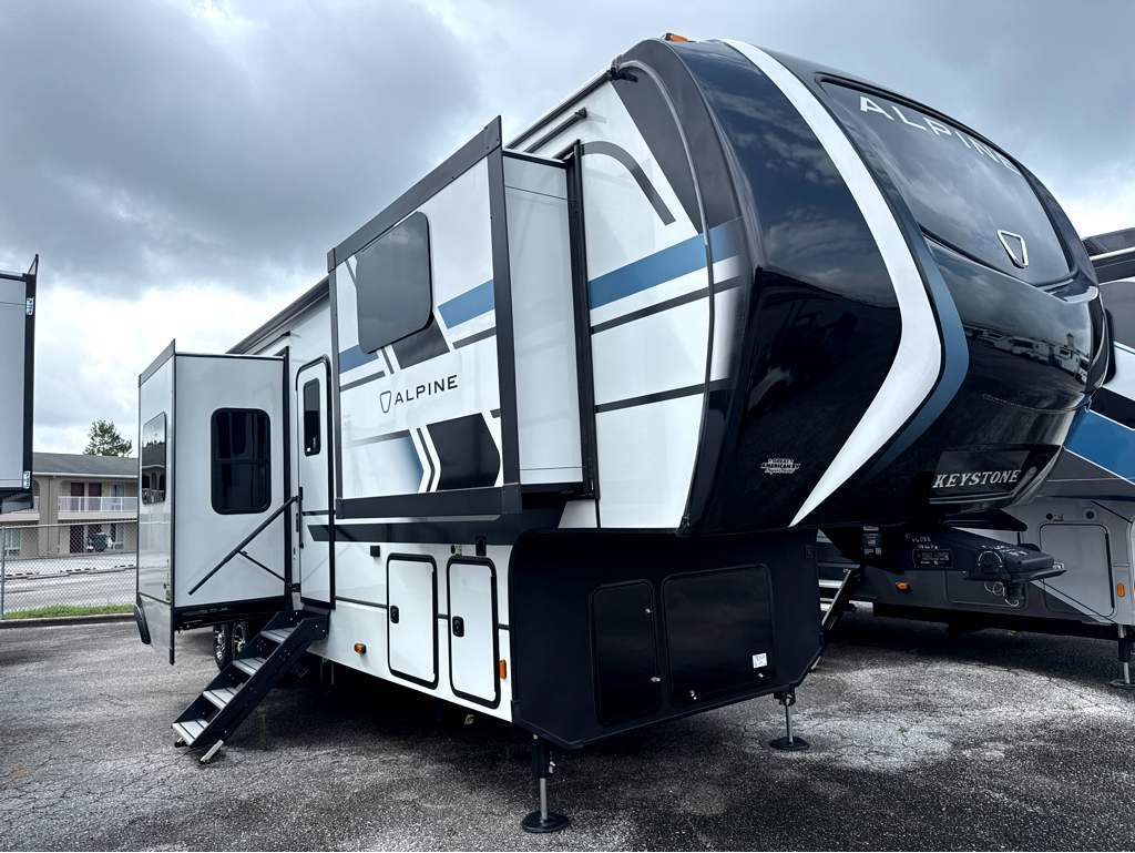 2026 Keystone Alpine 3820FK RV