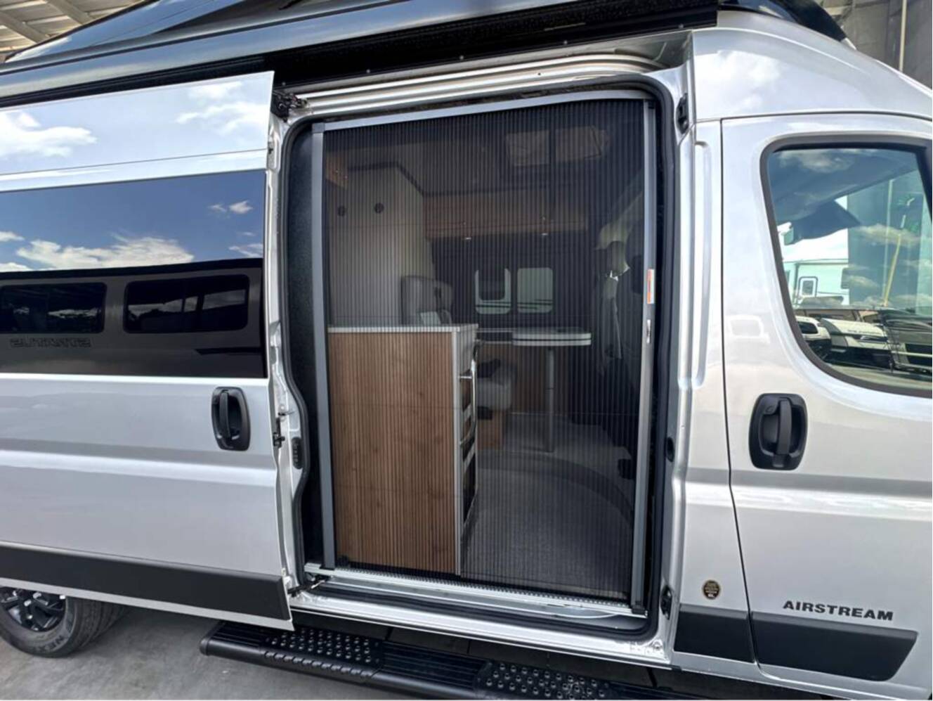 A photo of this 2026 Airstream Rangeline Base