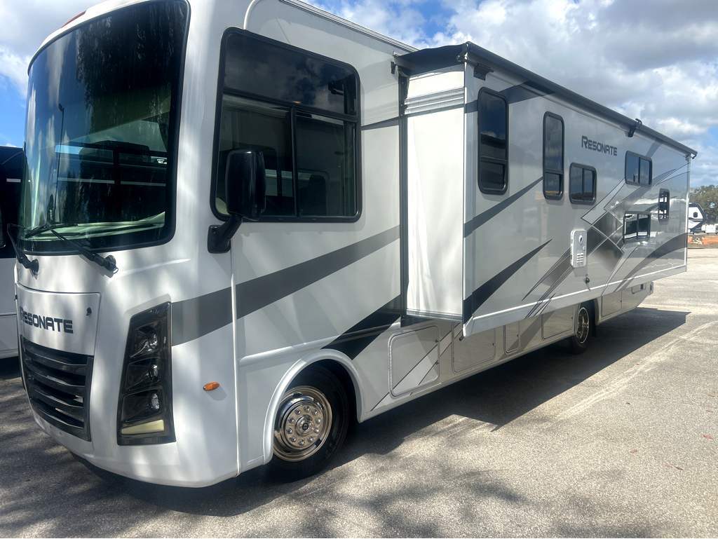 2024 Thor Motor Coach Resonate 32B in grand bay AL