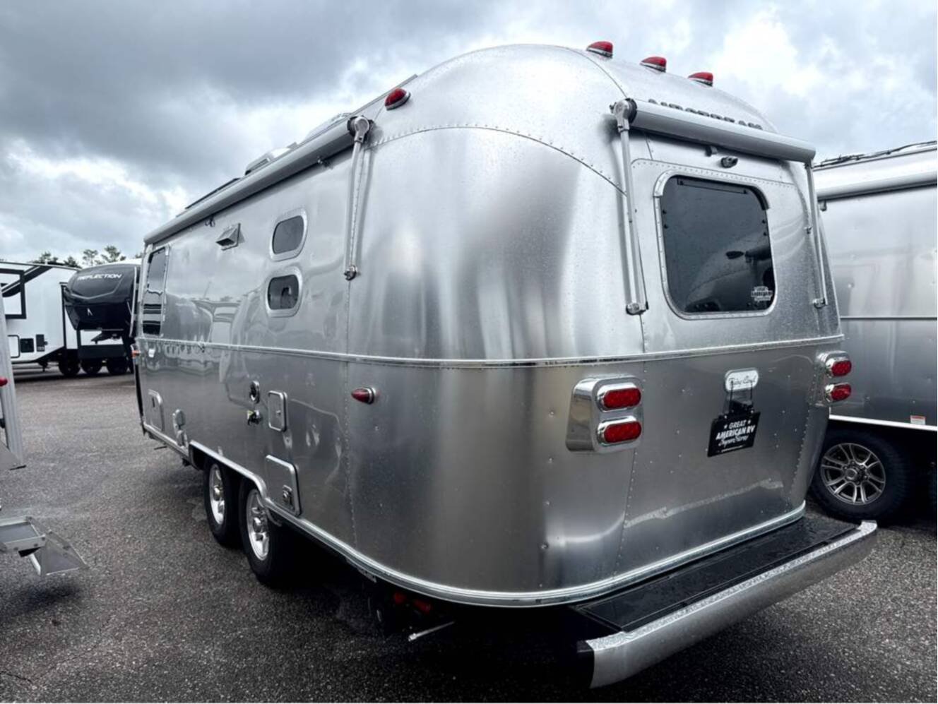 A photo of this 2026 Airstream Flying Cloud 23FBT