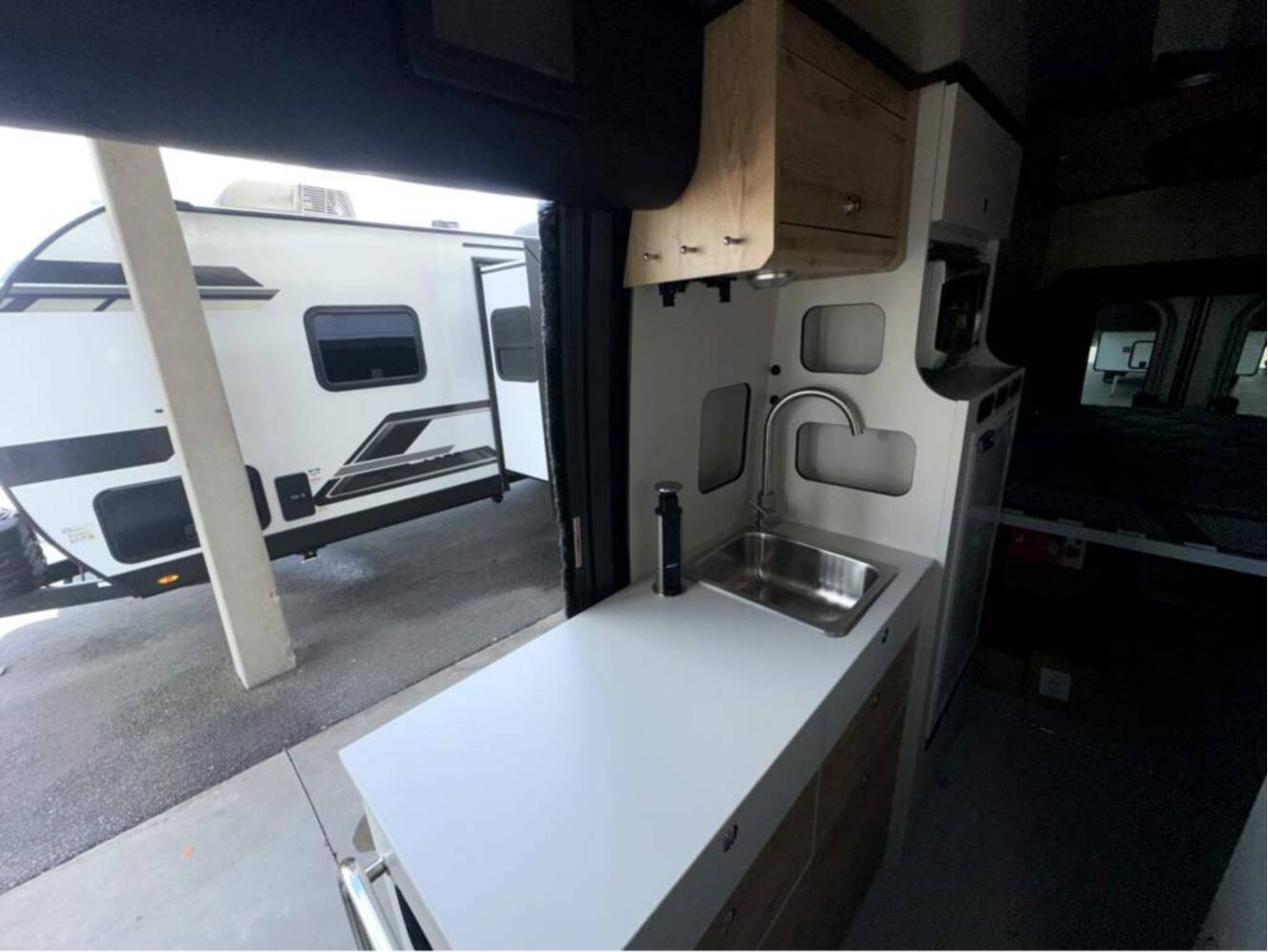 A photo of this 2026 Airstream Rangeline Base