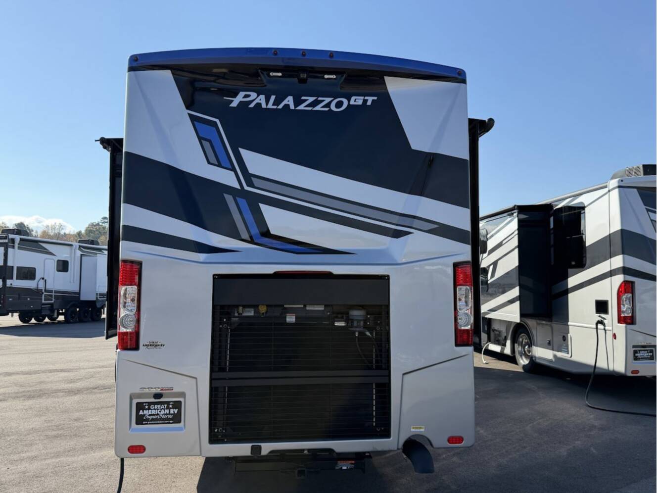 A photo of this 2026 Thor Motor Coach Palazzo GT 33.6