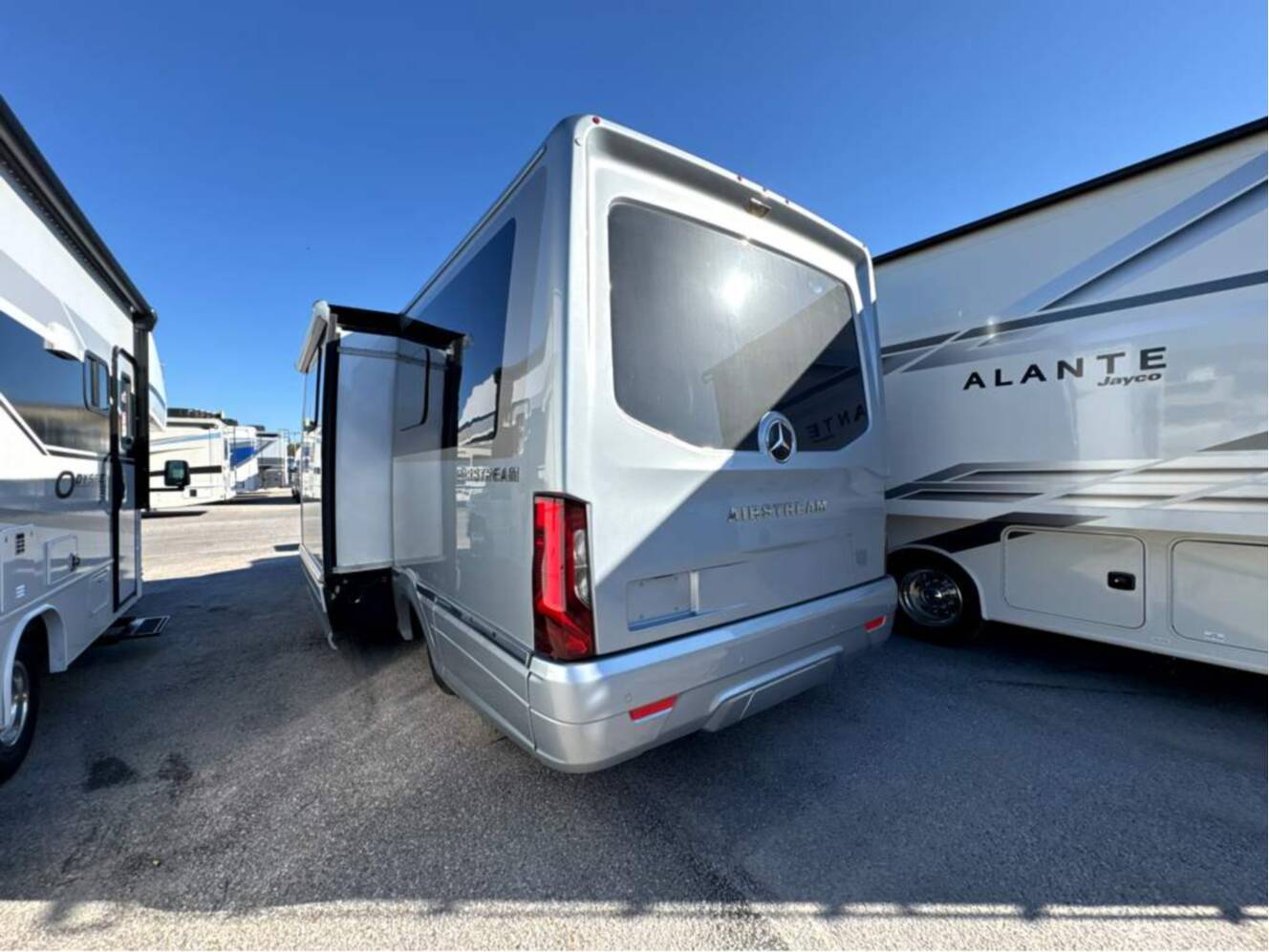 A photo of this 2026 Airstream Atlas Atlas