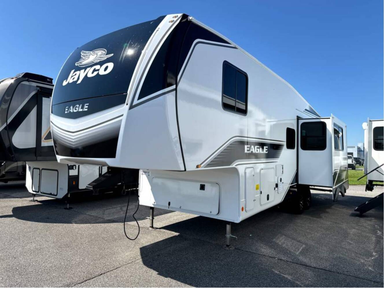 A photo of this 2026 Jayco Eagle HT 29DDB