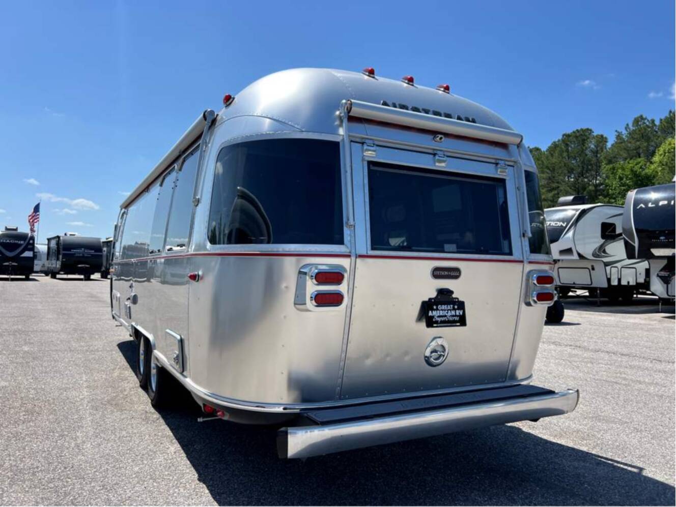 A photo of this 2026 Airstream STETSON 6666 27FBT