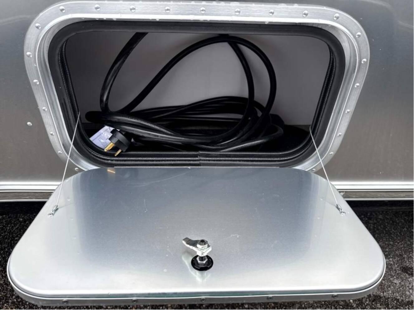 A photo of this 2026 Airstream Flying Cloud 23FBT