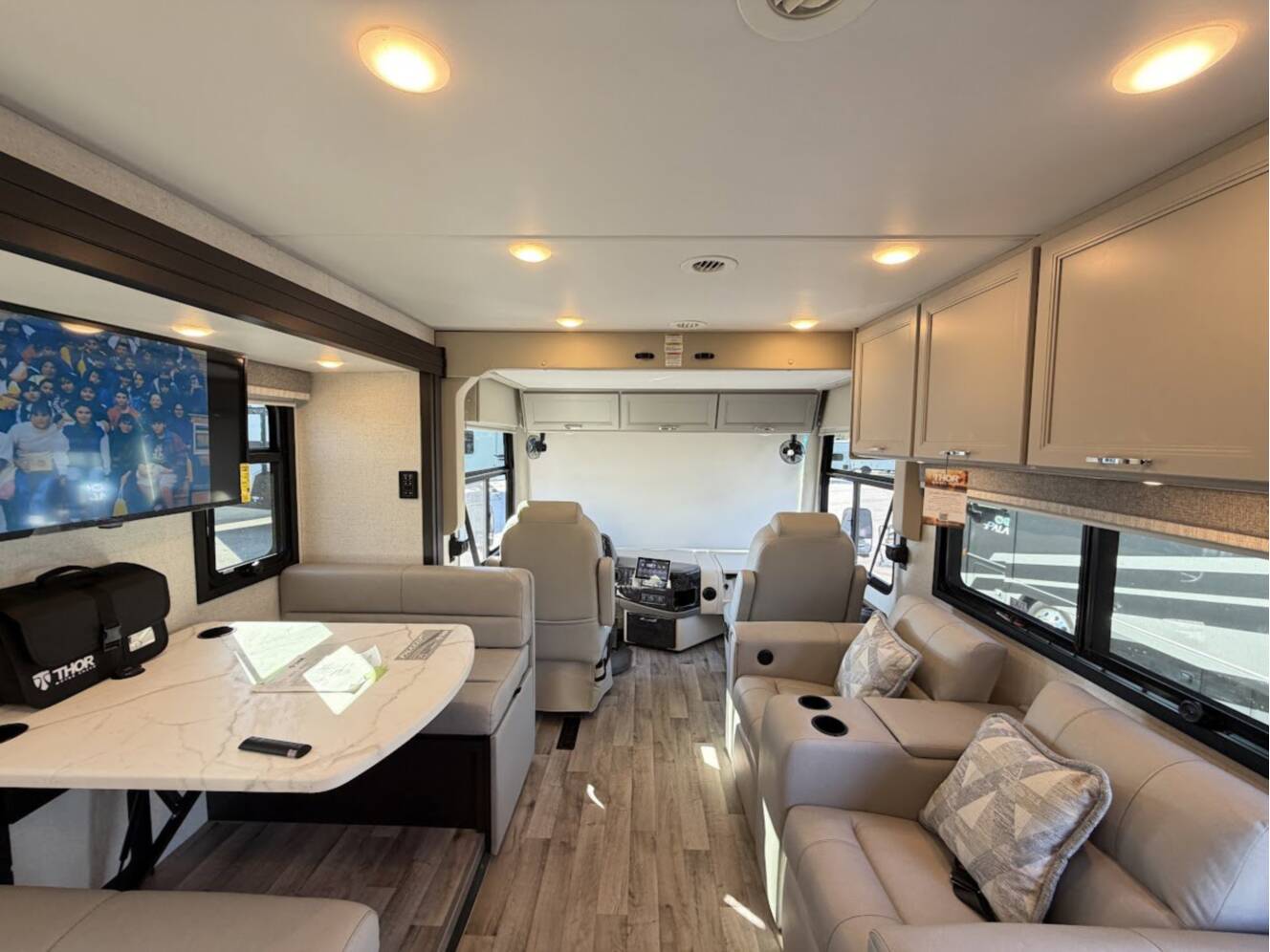 A photo of this 2026 Thor Motor Coach Palazzo GT 33.6